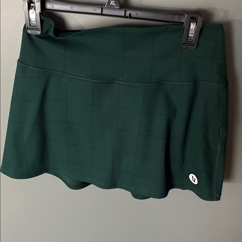Vuori tennis skirt dark green windowpane design size small